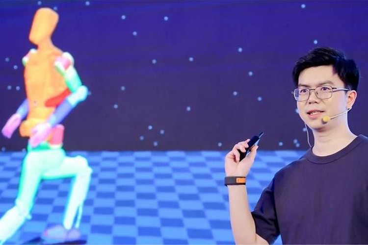 天才少年稚晖君G22恒峰机器人走路进场！AI模型做大脑，目标售价20万以内